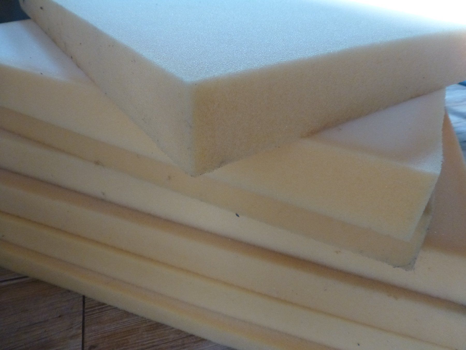 Materiale di riempimento: Schaumstoffplatten 7 Stk. / Format: 48 x 52 x 4 cm – Usato da Füllinsdorf venduto da Kapellie 2