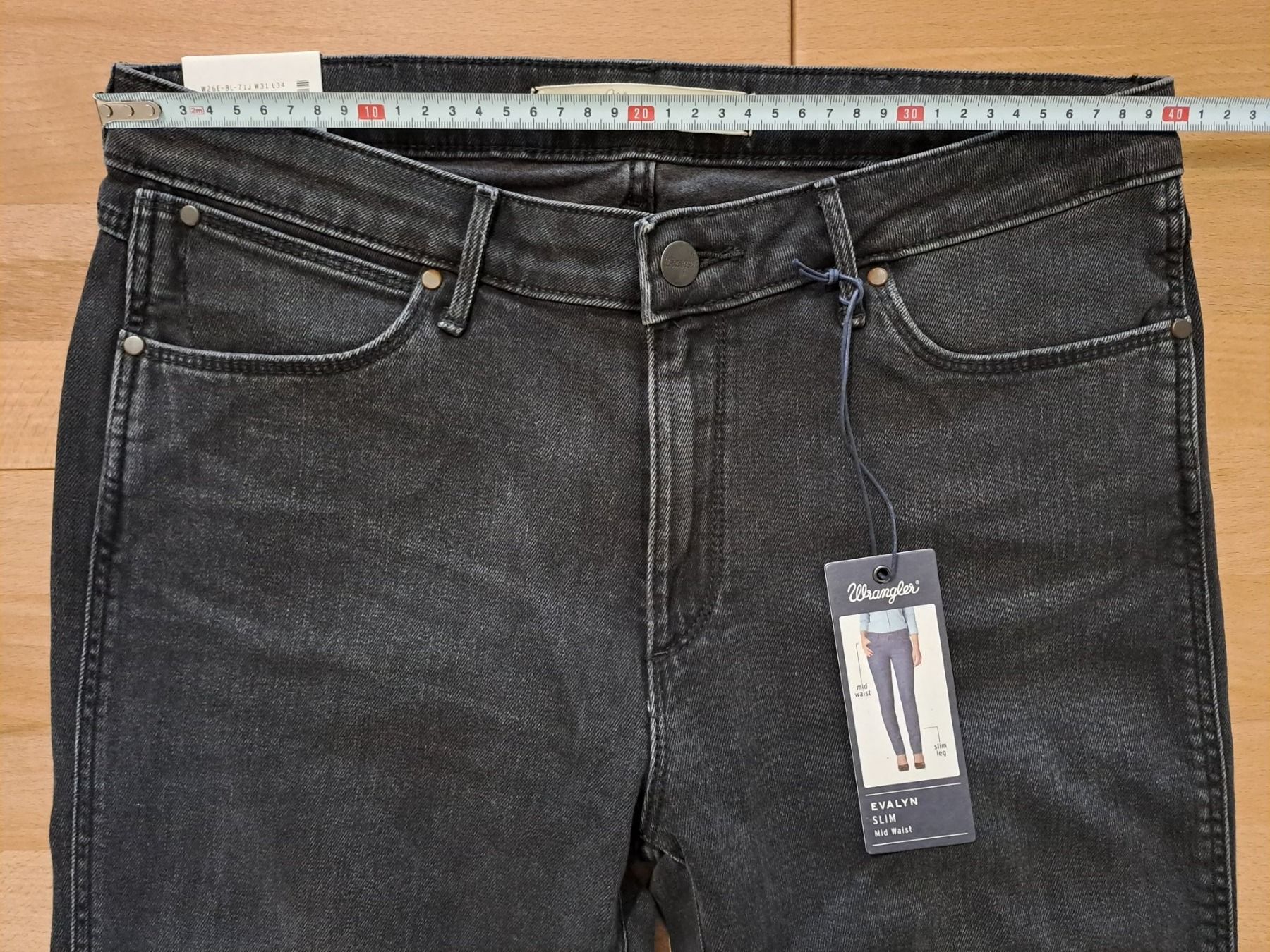 Jeans: Wrangler Evalyn Slim W31 L34 – Neu und originalverpackt aus Meyrin von dijin 4