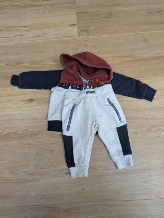 Cooler Baby Jogginganzug Grösse 62 - Top Zustand!