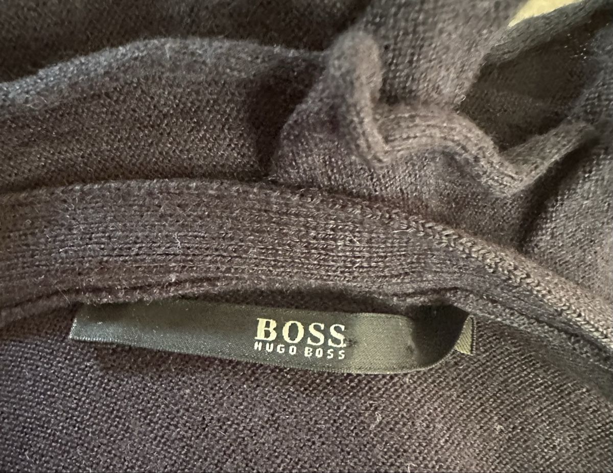 Hugo Boss Pulls & Sweat-shirts: Pullover von Hugo Boss, dunkelblau, Seide/Kaschmir, Gr. M – D'occasion à Oberwil BL par orsay 4
