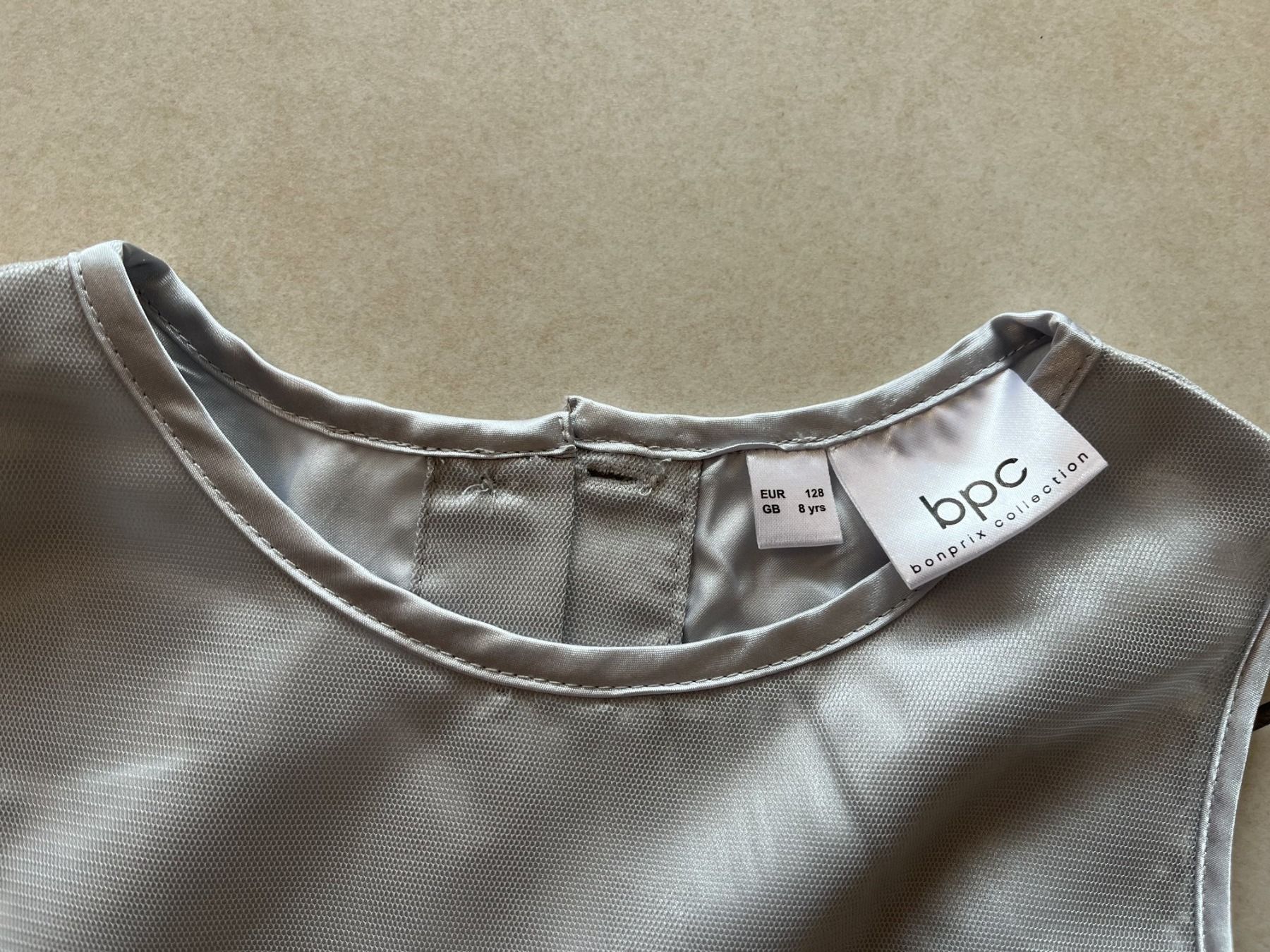 Vestiti & Gonne: Mädchenkleid Gr. 128 – Usato da Küssnacht am Rigi venduto da icbicb 2
