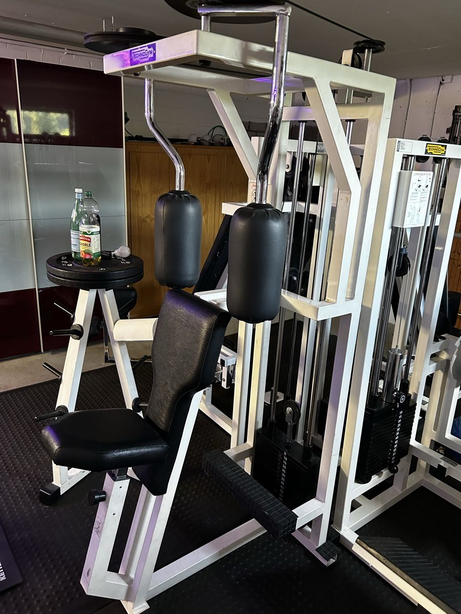 Technogym Hometrainer: Technogym Rowing Torso Kraftstation weiss gebraucht – Usato da Luthern venduto da Kuestenwolff 1