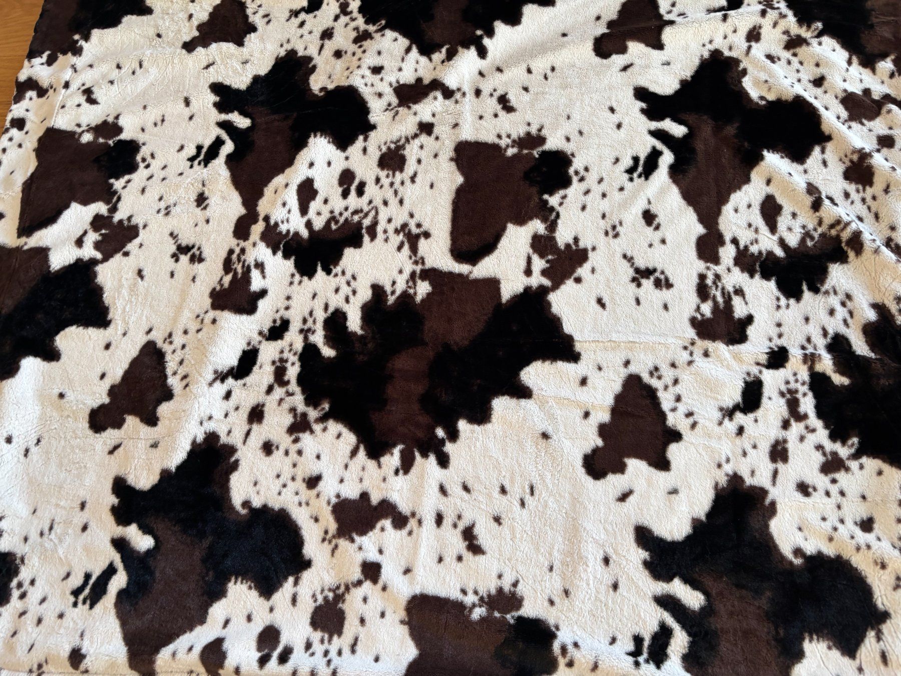 Couvertures: Decke, Kuscheldecke Kuhmuster, hinten uni – D'occasion à schmerikon par nicole091 2