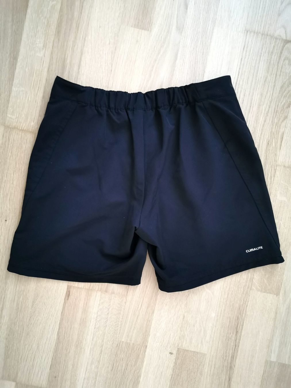 Adidas Hosen: Tennishose Adidas Gr. 34 – Neu und originalverpackt aus Port von Doppelmond 1
