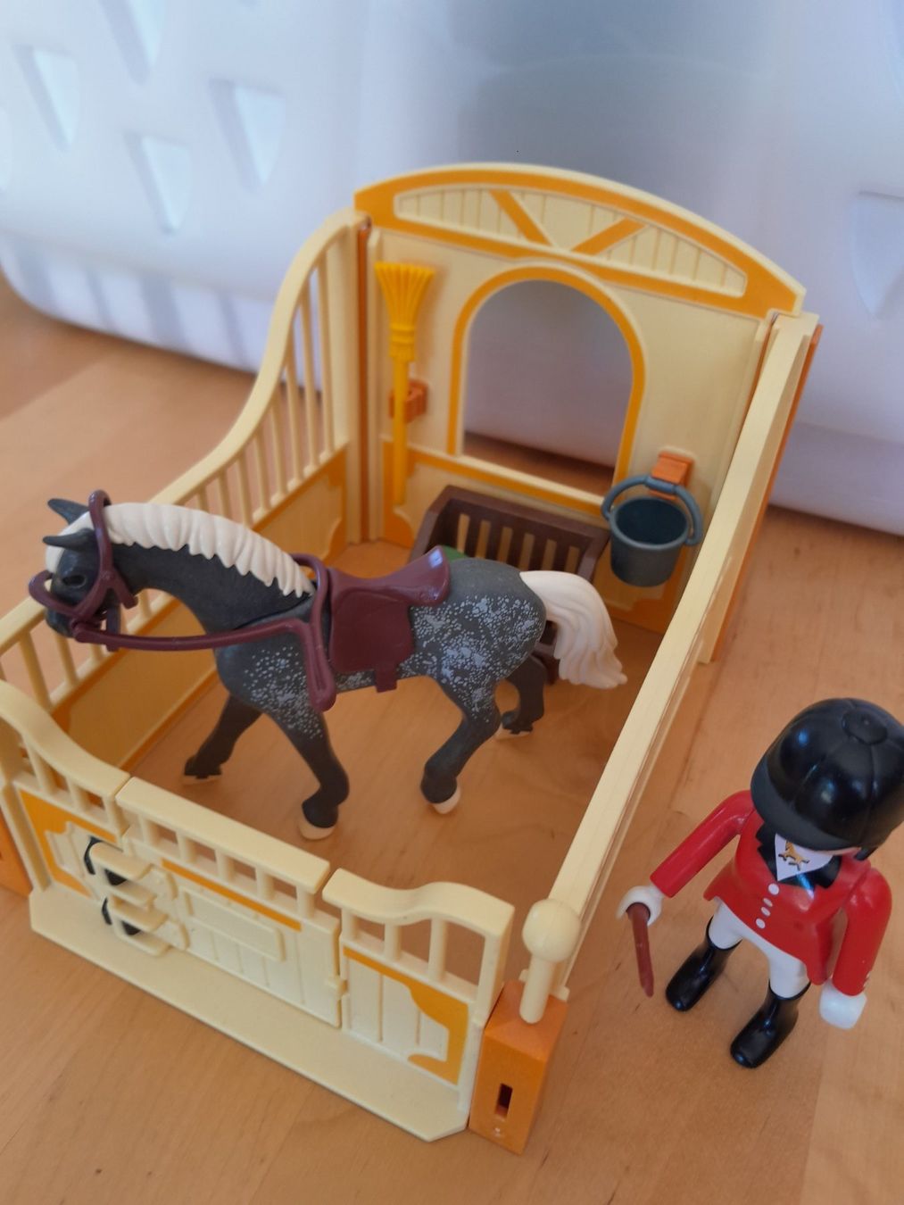 Playmobil Giocattoli: Playmobil - Pferdebox – Usato da Grolley venduto da Montana78 1