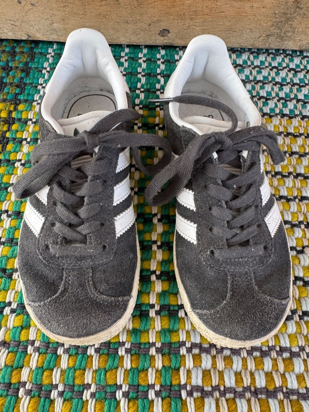 Adidas Scarpe da uomo: Adidas Gazelle schwarz, Grösse 28 – Usato da Pontresina venduto da cumprerevender 2