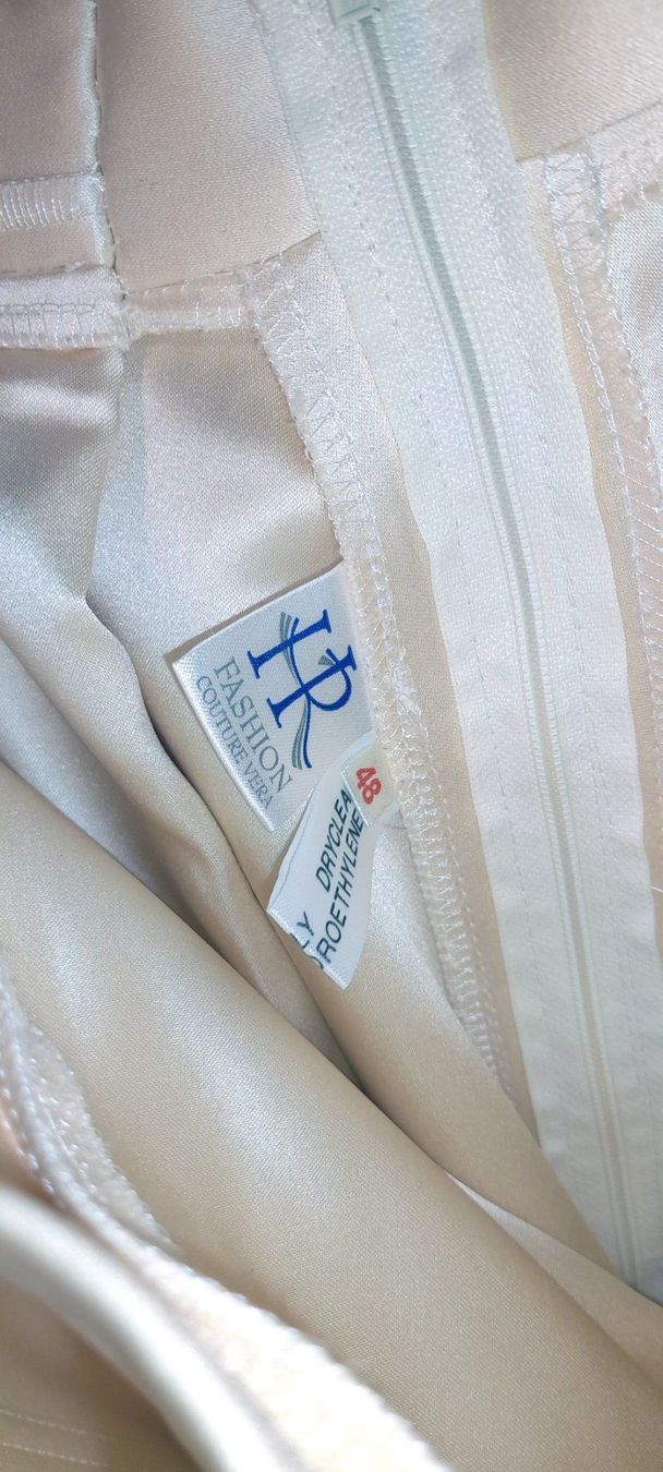 Vestiti: Brautkleid Creme-gold Gr. 48 mit Schleppe – Nuovo (secondo la descrizione) da Villmergen venduto da Rehe1989 3