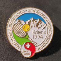 Y815 - Pin Swiss Tennis Kriens 1994 Jungsenioren & Senioren