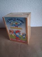 Coffret en bois avec 6 VHS Pal Tour du Monde des Schtroumpfs