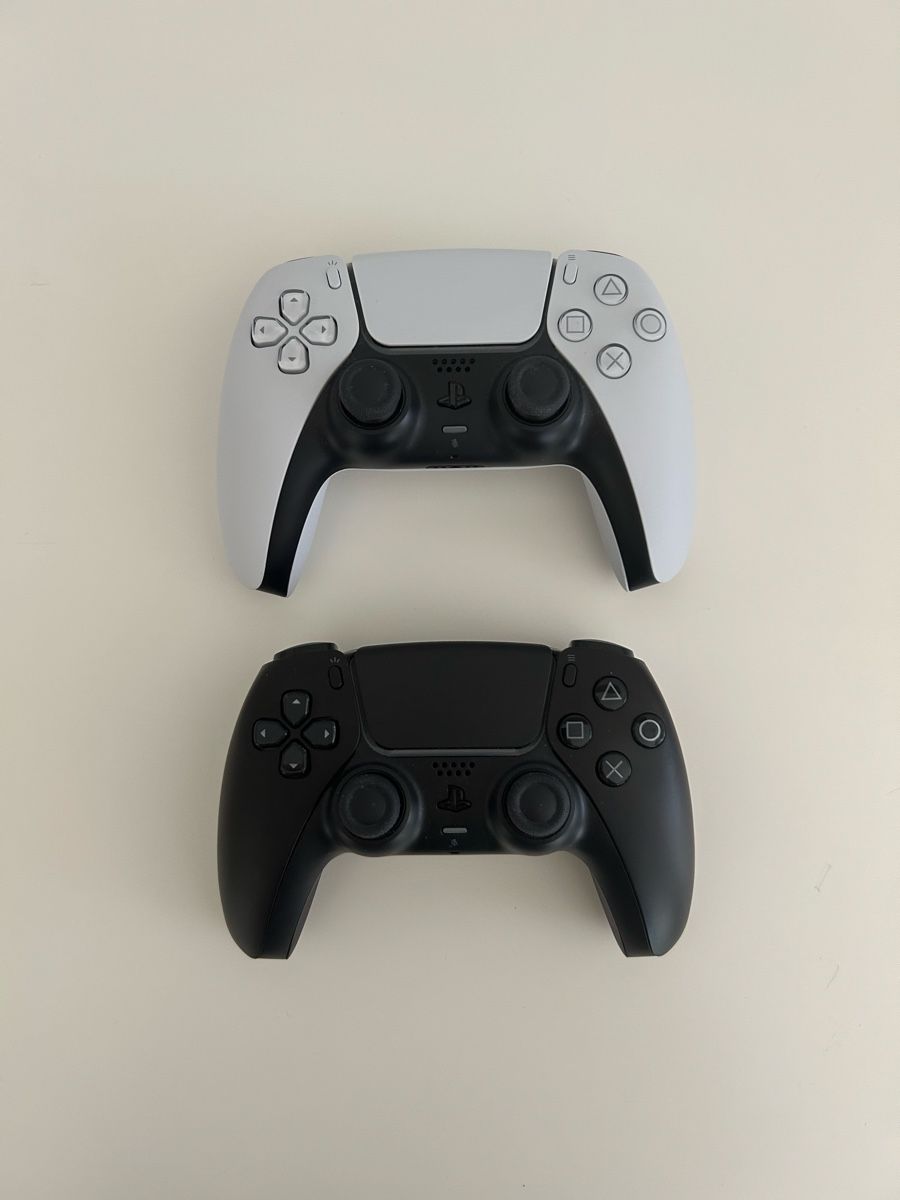 Sony Console: PlayStation 5 Disc Edition + 2 Controller + FC 25 – Usato da Kloten venduto da jan_vt58 3