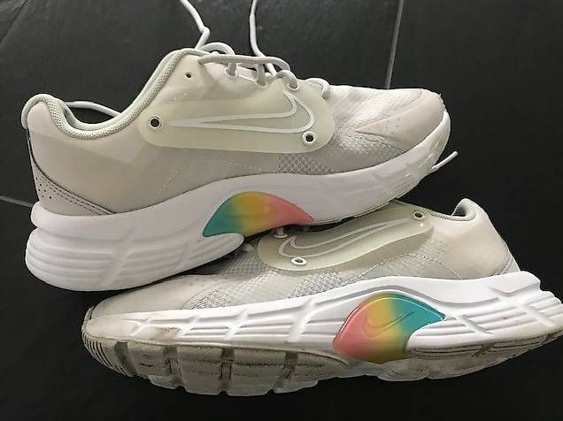 Nike Damenschuhe: Nike Schuhe Grösse 37.5 – Gebraucht aus Marbach SG von Sonni81 1