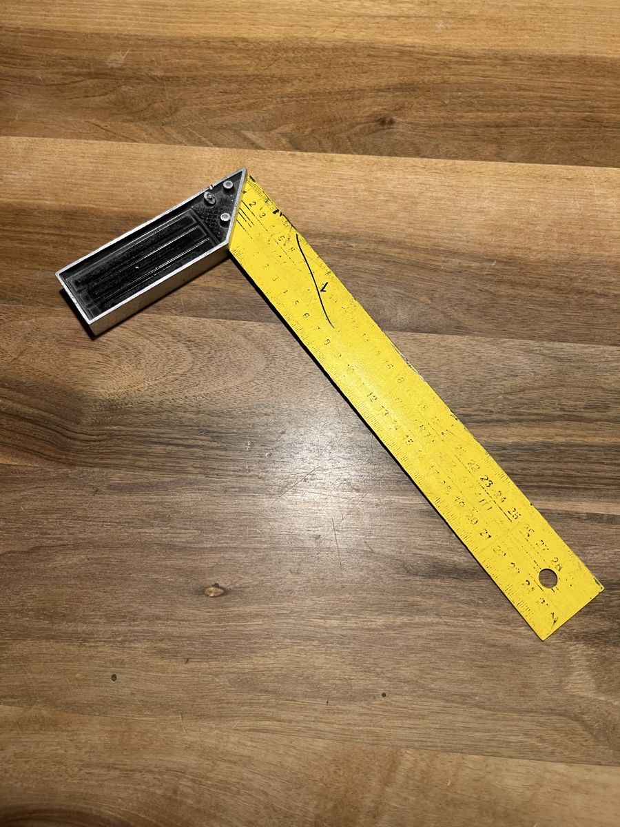Misurare: Winkellineal gelb Metall Lauffer 30cm gebraucht – Usato da Würenlos venduto da KLG_3TBs