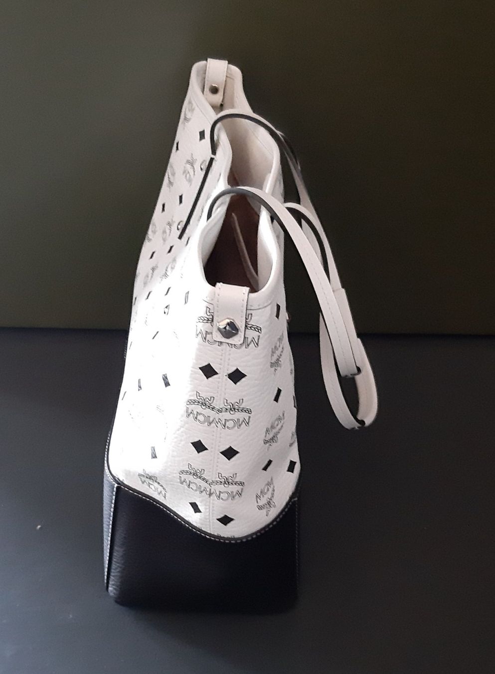 Mcm Taschen für Damen: MCM Shopper weiss/schwarz – Gebraucht aus Rupperswil von jur_5ywx 3