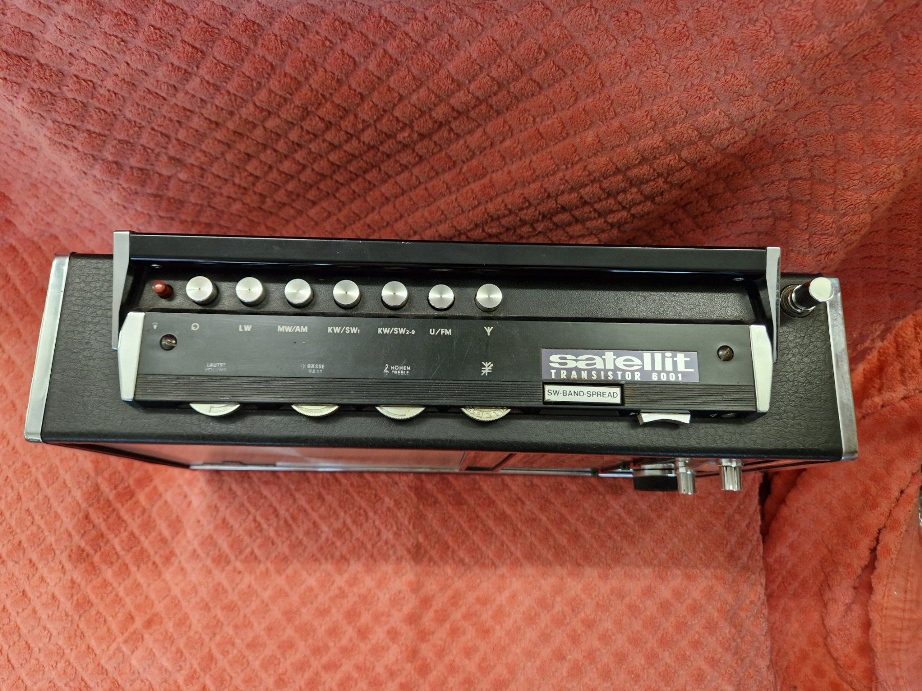 Grundig Radio: Weltempfänger Grundig Sattelit 6001 – Usato da Wädenswil venduto da tome70 1