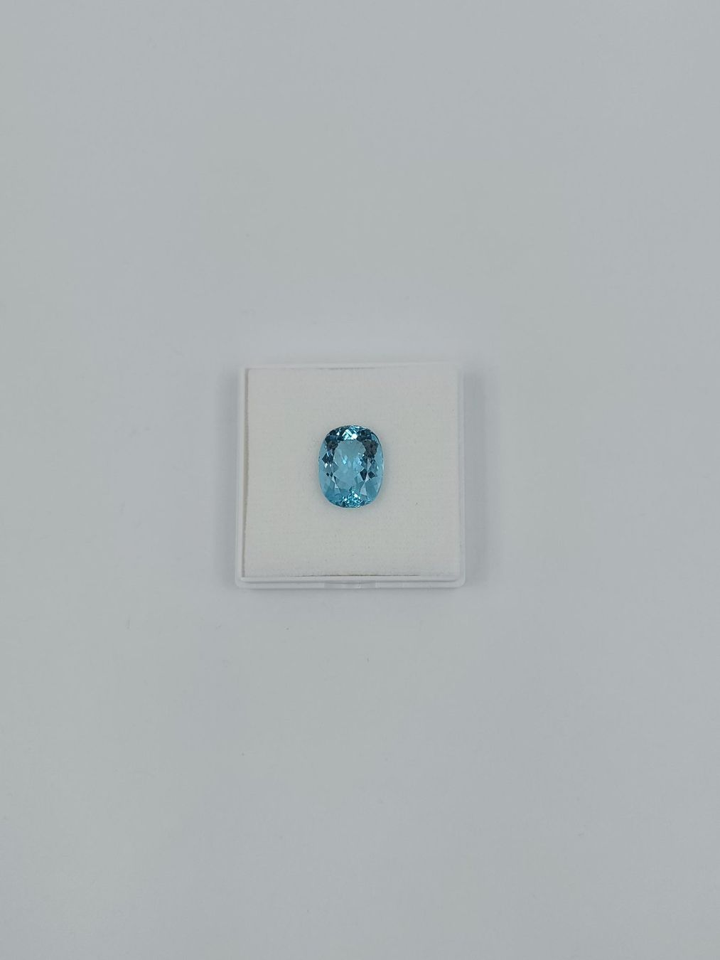 Pietre preziose: 1 FUNKELNDER AQUAMARIN 10.70 CT. – Usato da Luzern venduto da EdiGem 3