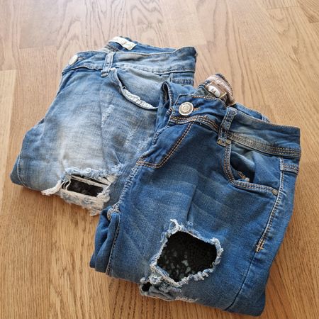Coole destroyed Jeans mit Spitze, Grösse S