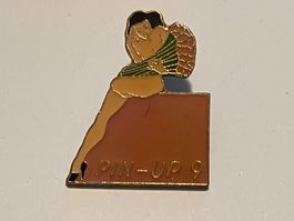 1 Pin "Pin Up 9"