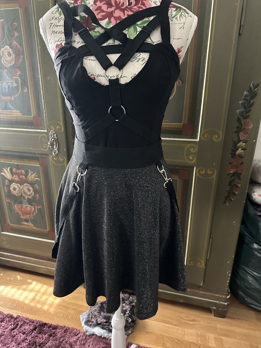 Lotti di vestiti: Killstar Röcke und Top – Nuovo (secondo la descrizione) da Luzern venduto da Purple_Rose01 5