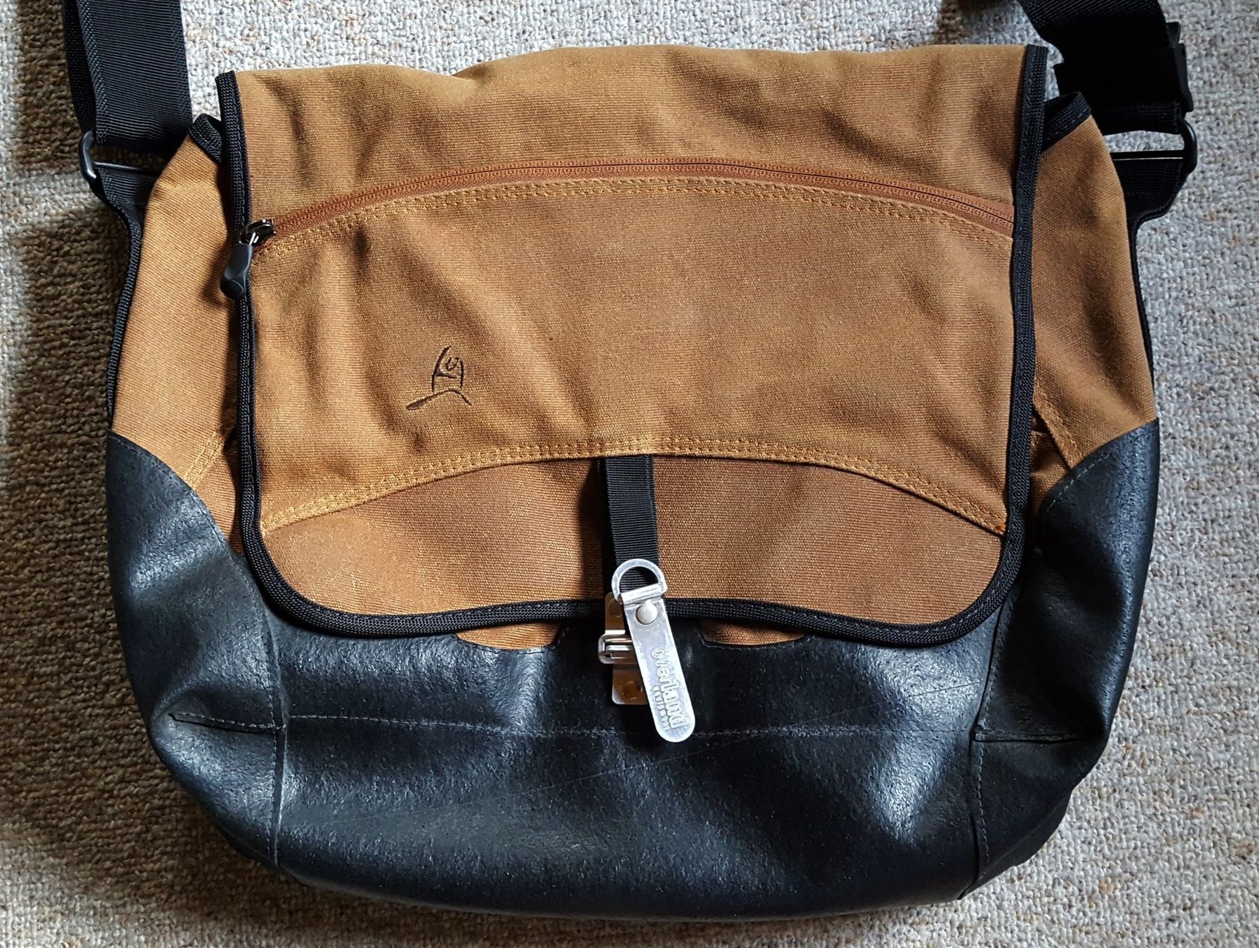 Borse: Umhängetasche Laptoptasche Overland Equipment Canvas – Usato da Unterseen venduto da bongmarley 2