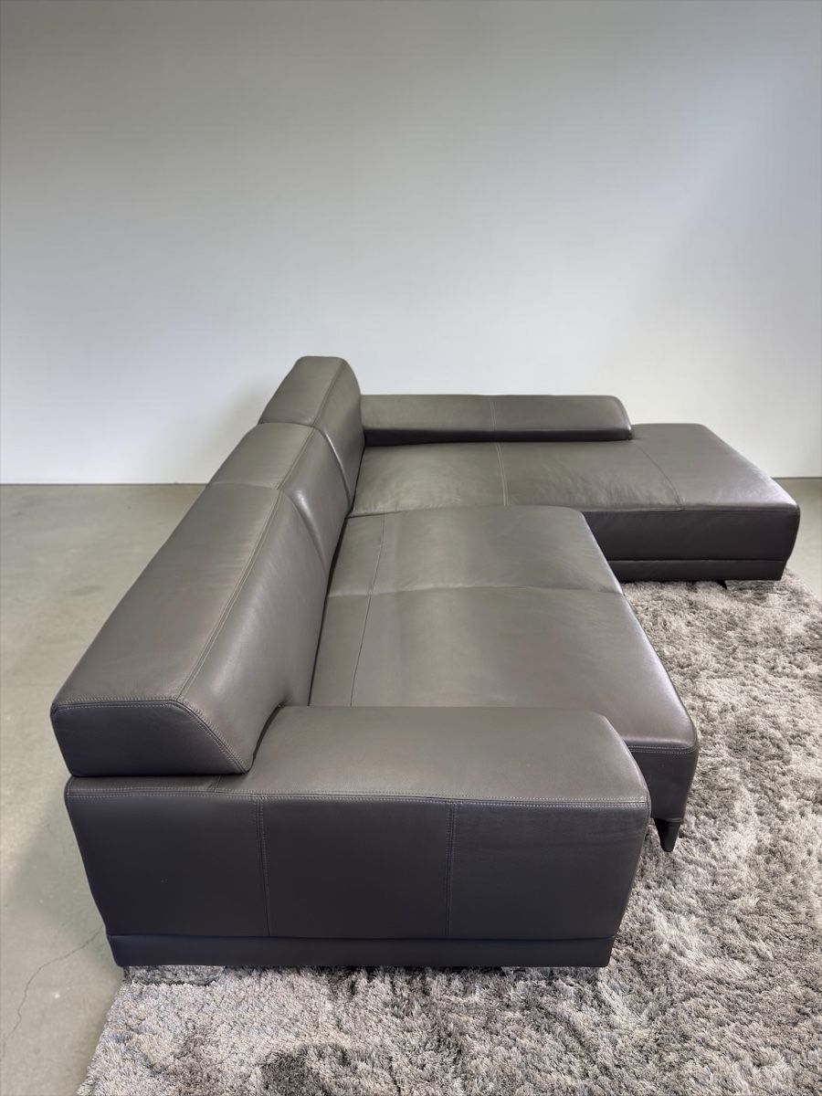 Divani: Ecksofa aus Büffelleder, Anchor Grey, mit Bettfunktion – Usato da Fehraltorf venduto da Sofalab.swiss 1