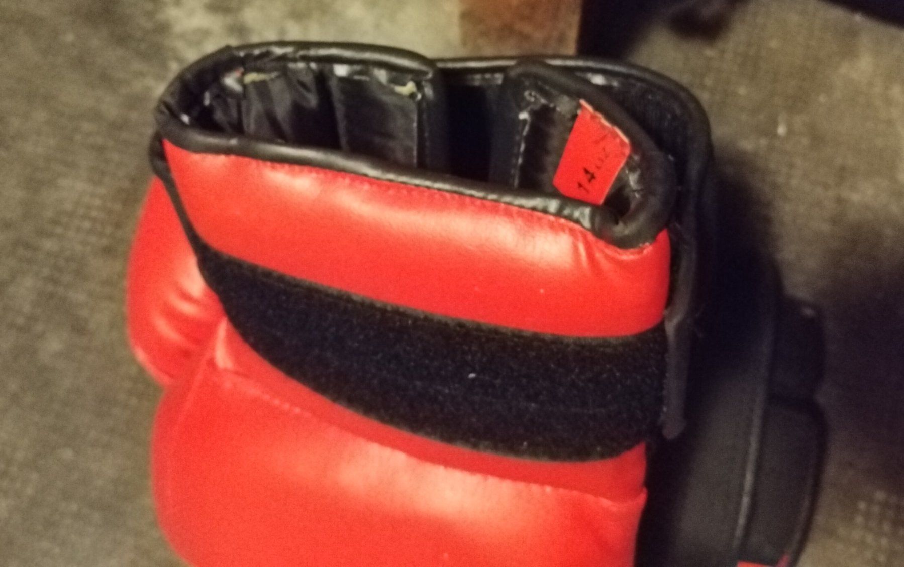 Handschuhe & Handstulpen: Gants de boxe comme neuves 14 oz – Neu (gemäss Beschreibung) aus Vevey von Djporradao 3