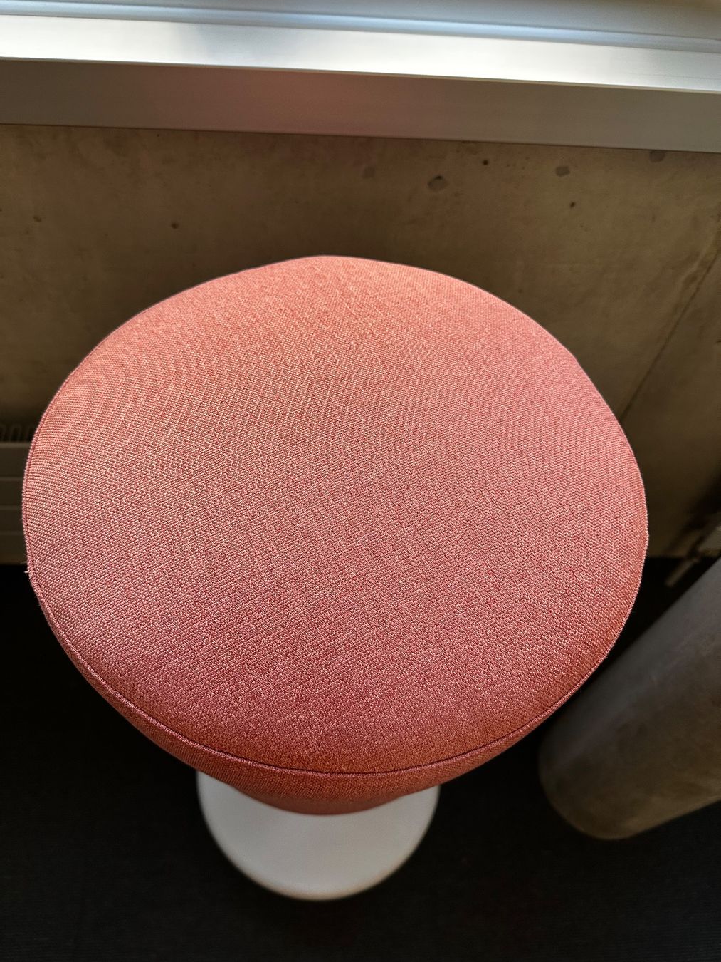 Hocker: Bürostuhl Profim Mickey - Sitz-/Stehhocker Hellrot/Weiss – Neu (gemäss Beschreibung) aus Herrenschwanden von h.richert 3