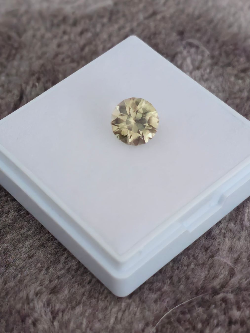 Pietre preziose: Csarite,Diaspore Farbwechsel mit Zertifikat – Nuovo (secondo la descrizione) da Wolhusen venduto da toni079 1