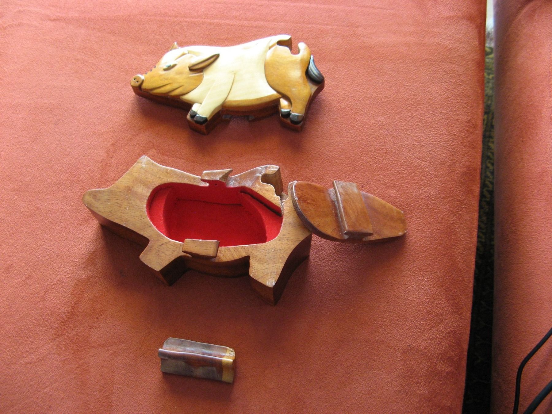 Statuette: Holzbox Säuli mit Geheimfach – Usato da Zürich venduto da apil 5