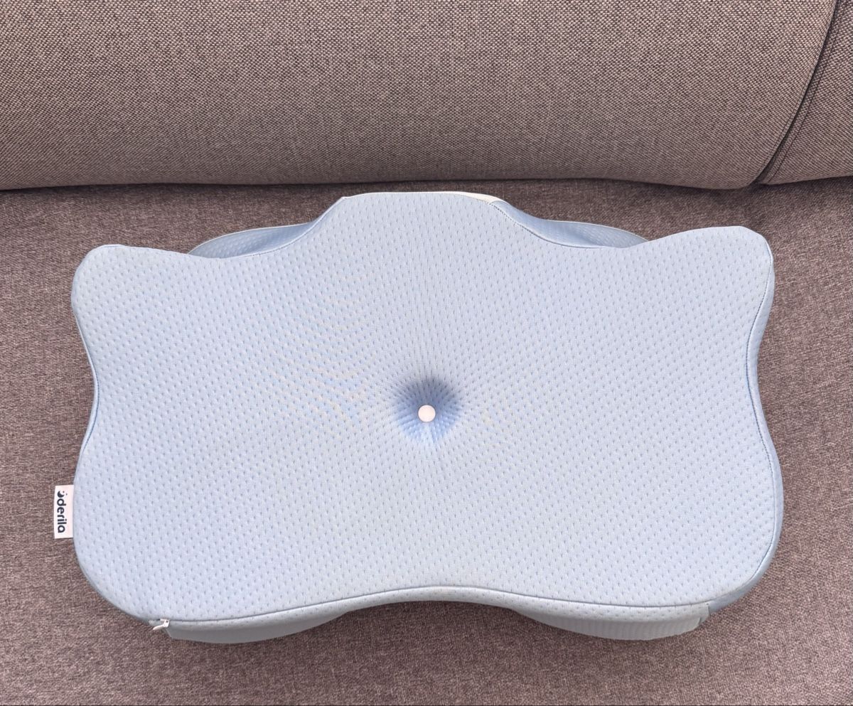 Cuscini: Oreiller ergonomique Derila. Neuf.  – Nuovo e nell'imballaggio originale da Meyrin venduto da cak_5np9 2