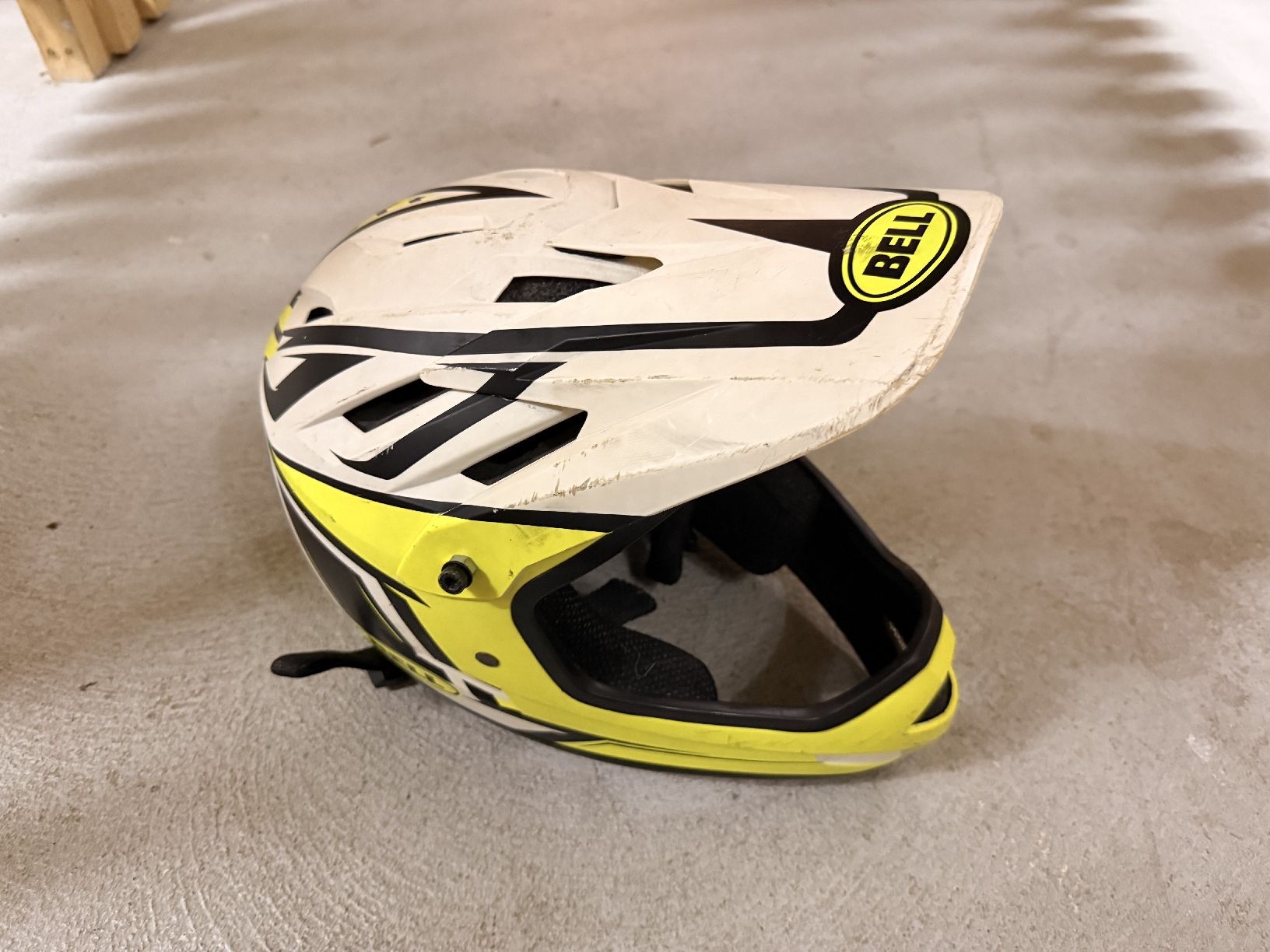 Bell Caschi: Bell Fullface Helm Grösse M für MTB – Usato da Bäretswil venduto da vla_t5t2