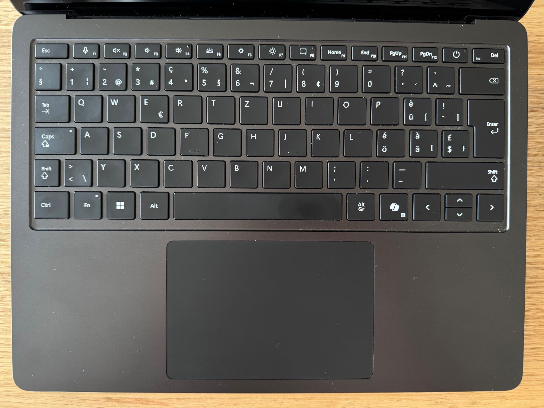 Microsoft Notebook: Microsoft Surface Laptop 13.8" Copilot+ PC · Snapdragon X El – Usato da Zürich venduto da ala_drq8 3