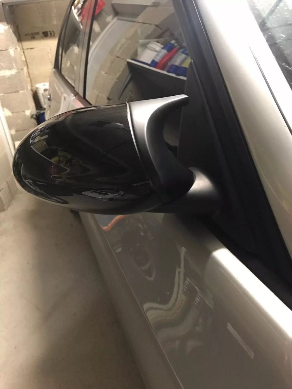 Tutti pezzi di ricambio auto: BMW E80-E93 Schwarz M Look Spiegelkappen – Nuovo e nell'imballaggio originale da Volketswil venduto da Willis-Autoteile 6
