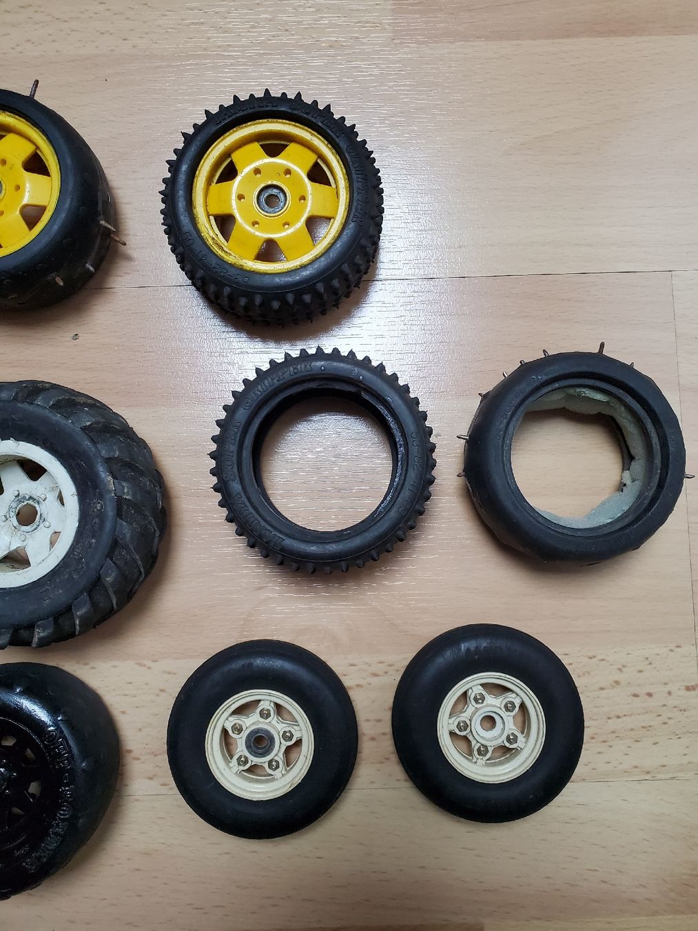 Modellismo RC: RC Reifen Set, verschiedene Marken – Usato da Lanzenhäusern venduto da Ulika 3