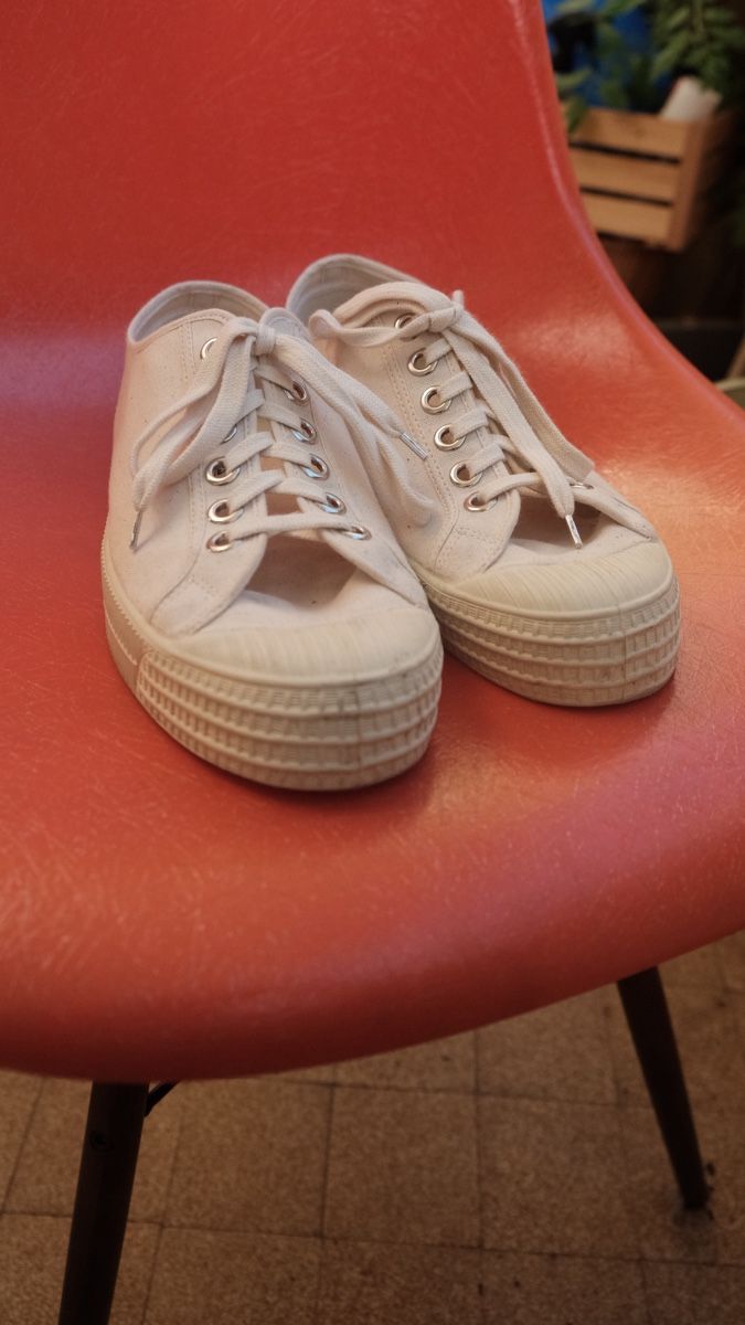 Scarpe da uomo: Novesta Star Master Mono 99 Beige – Usato da Bern venduto da fabricem