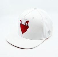Coole Red Mask Cap mit V-Logo, Sommer-Style - NEU! OVP