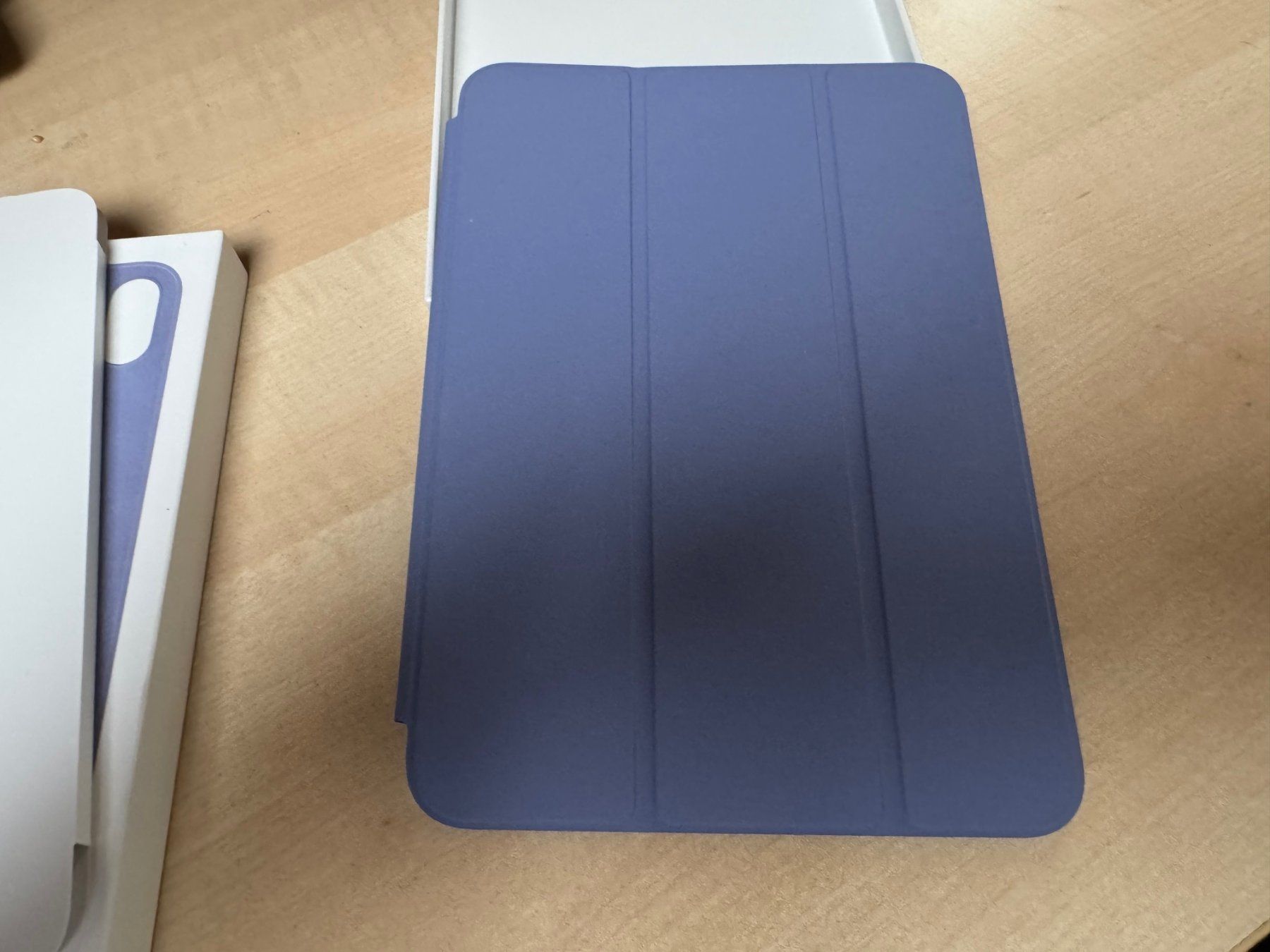 Apple Covers & Borse: Apple iPad mini Smart Folio Farbe English Lavender – Nuovo e nell'imballaggio originale da Opfikon venduto da Camparisoda 1