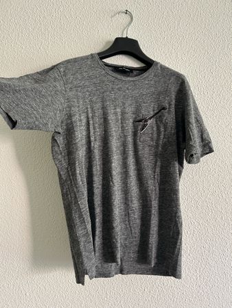 T-shirt The Kooples gris chiné, guitare brodée, taille M