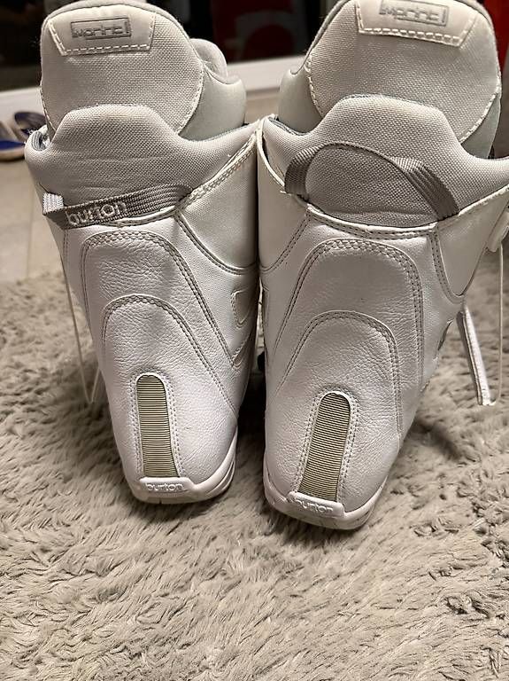 Scarpe da uomo: Scarponi snowboard Burton Mint donna 40 – Usato da Claro venduto da jtss90 1
