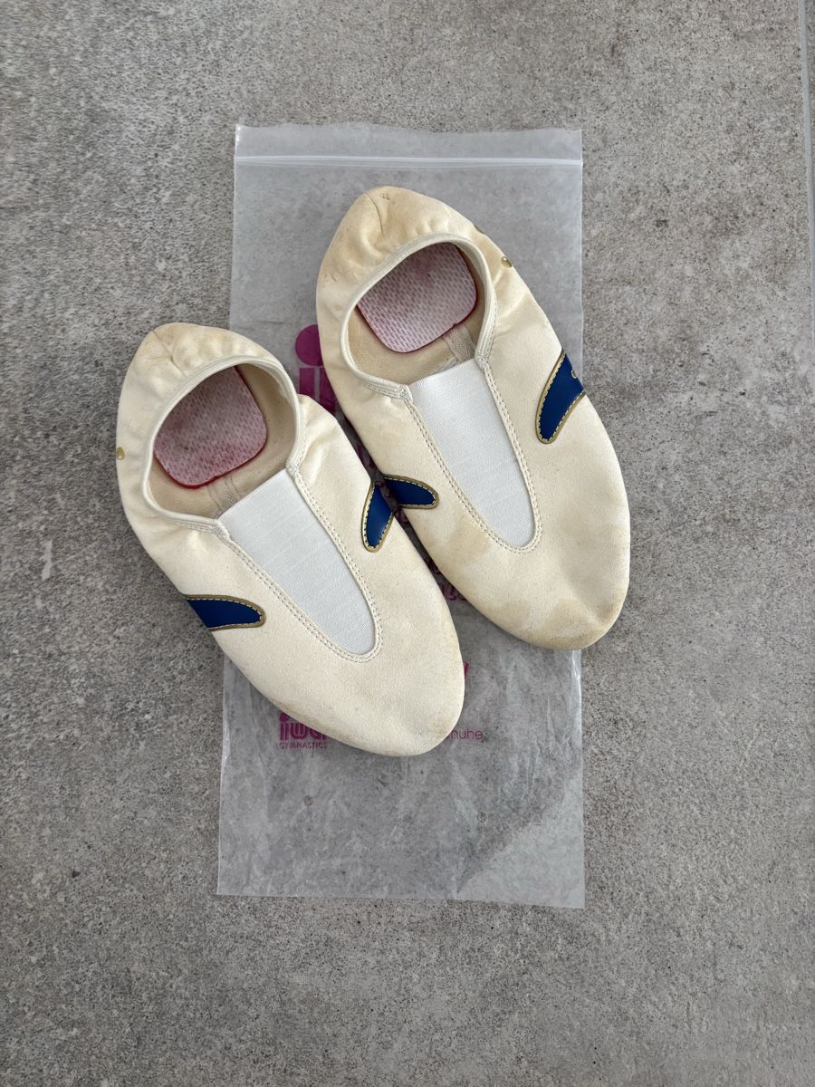 Chaussures filles: iwa Geräteturnschuhe  – D'occasion à Hauptwil par Hannes76