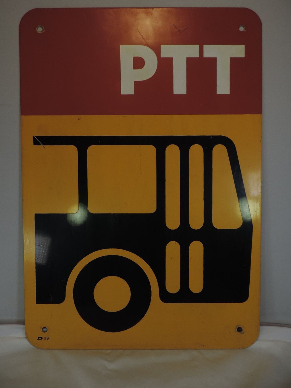 Insegne: Altes Schweizer PTT Autobus Haltestelle Schild – Usato da Duggingen venduto da doogbua 1