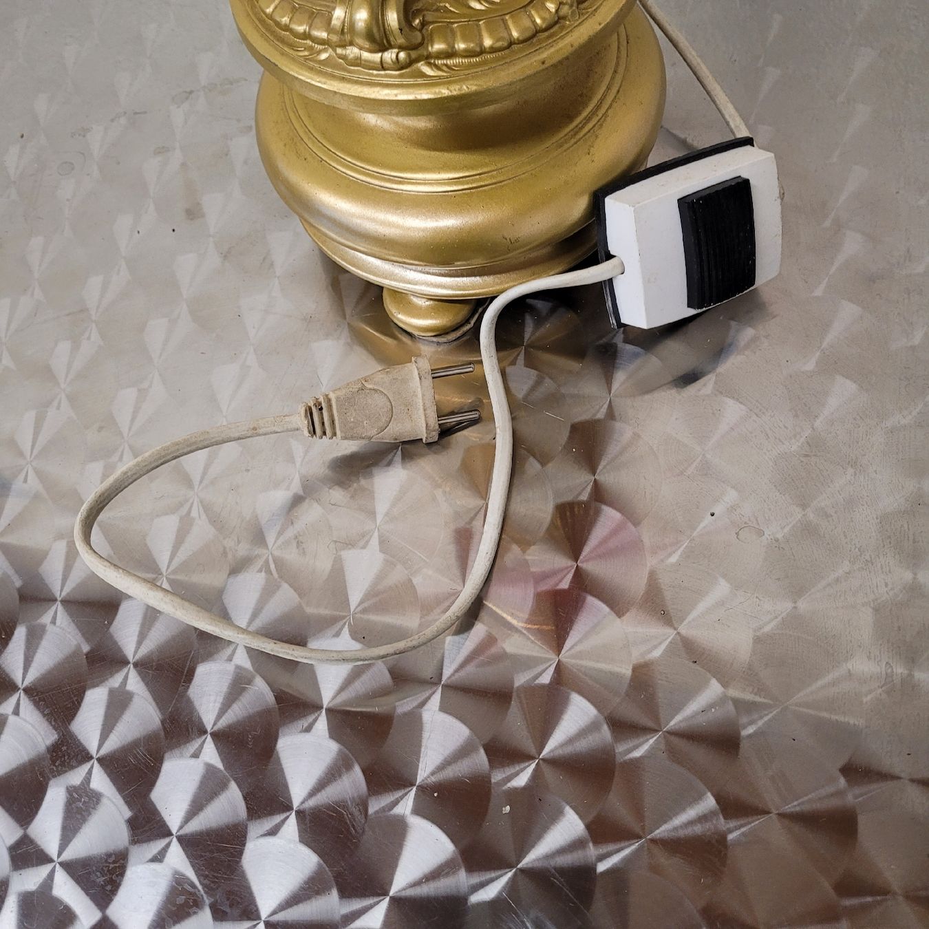 Lampade: alte antike lampe stehlampe – Usato da Reichenburg venduto da AK307 6