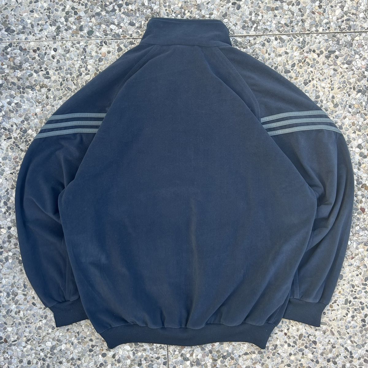 Adidas Vestes: Vintage Adidas velour track jacket blue – D'occasion à brent par fukusapes 4
