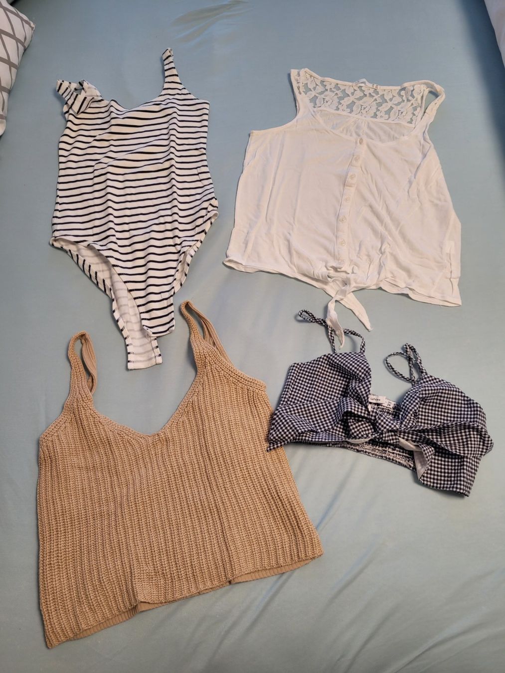 Tops: Set mit 4 Tops – Neu (gemäss Beschreibung) aus Schaan von lulu_xx
