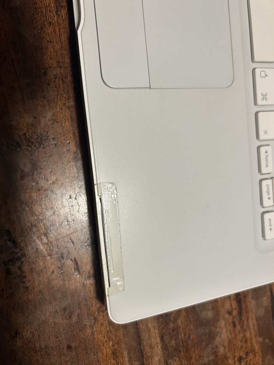Apple Notebooks: Apple MacBook 13" 2006 A1181 – Defekt aus Bellinzona von Yoichi 2