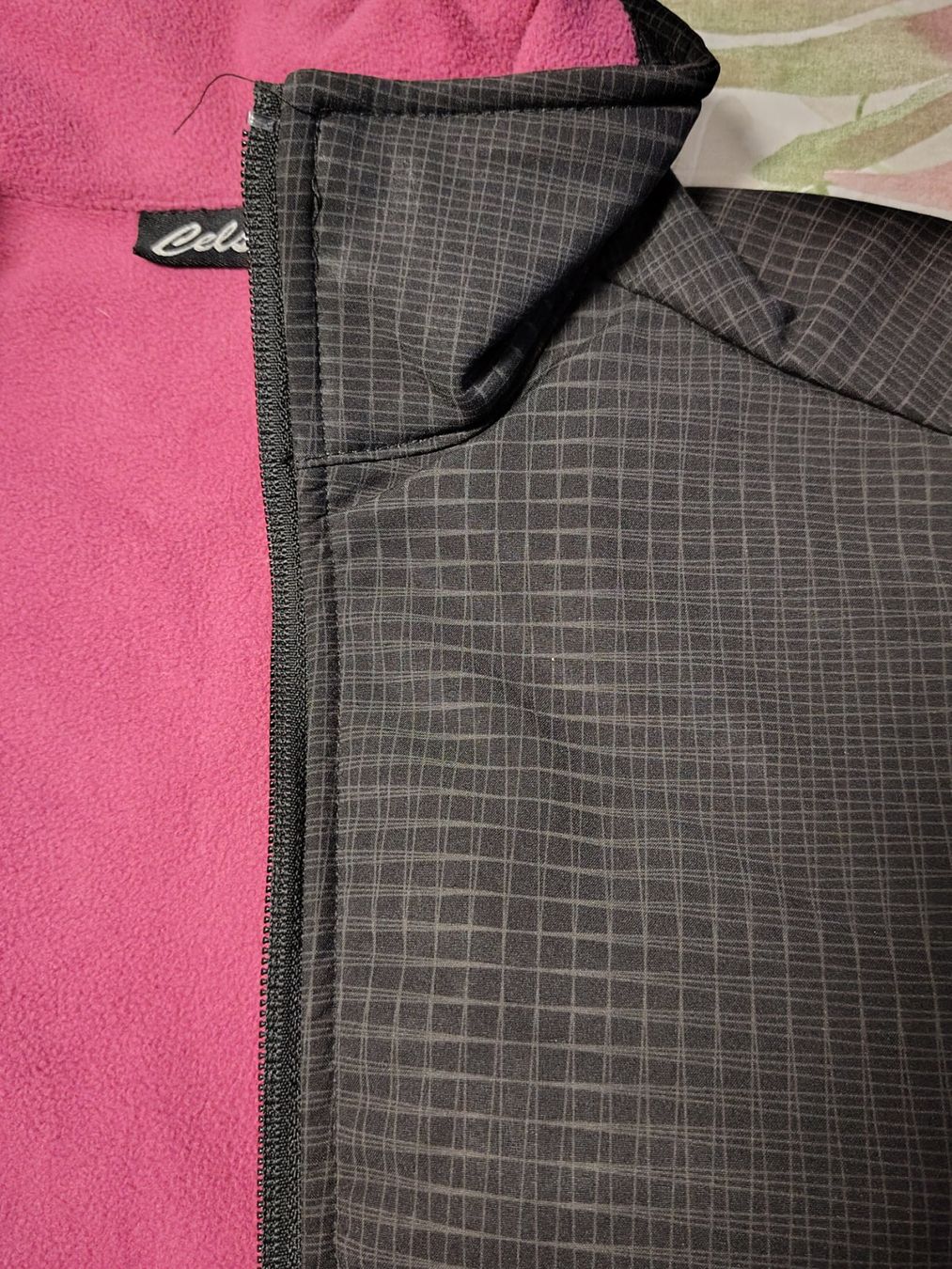 Giacche & Cappotti: pink-schwarze Softshell Jacke Gr 128 – Usato da Brüttisellen venduto da kikaninchen79 1