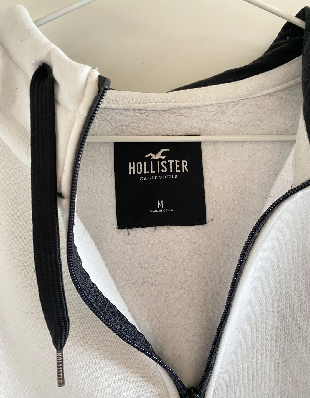 Hollister Pullover & Sweatshirts: Hollister Hoodie – Gebraucht aus Oberdiessbach von cor_2nrl 1