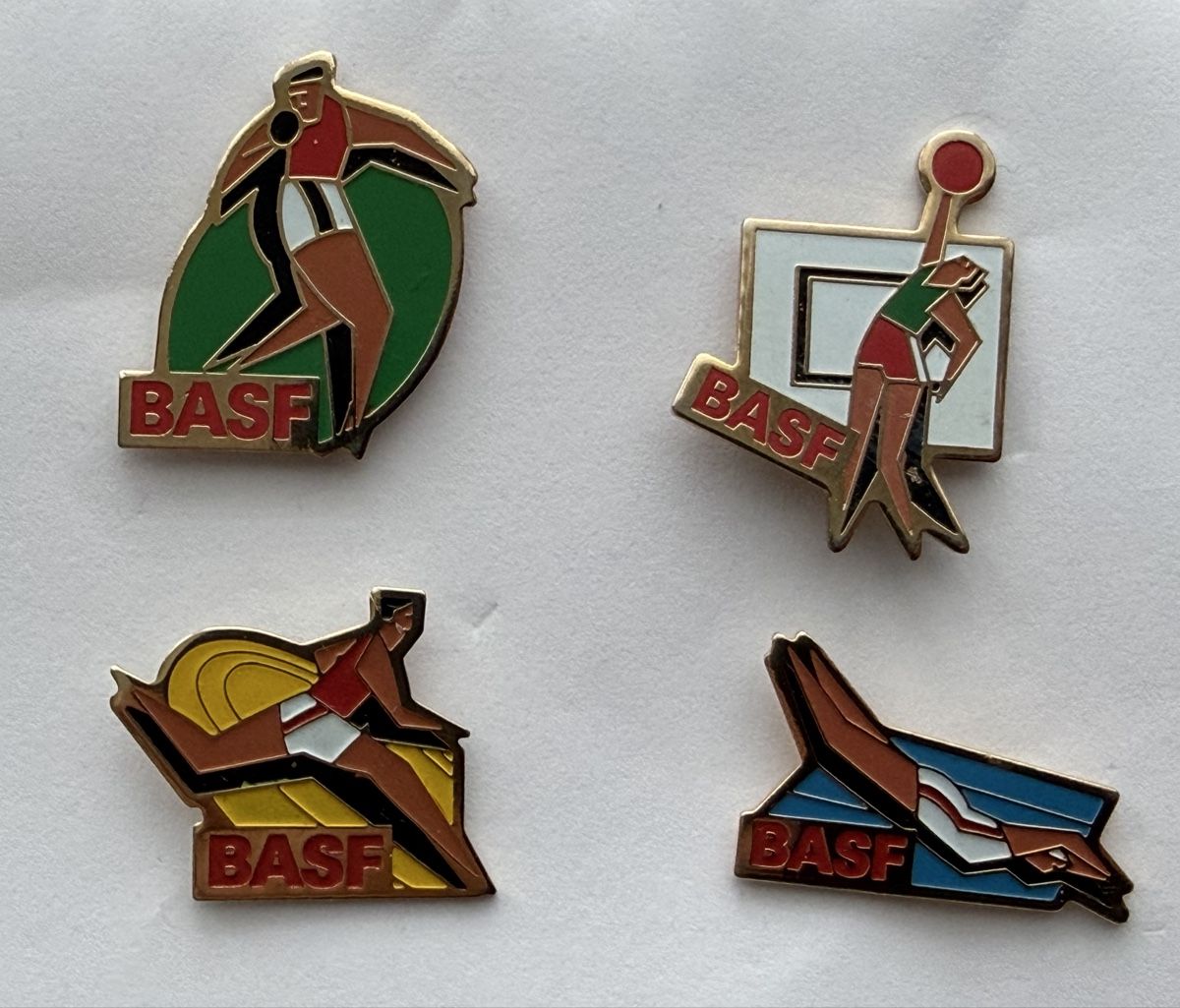Placchette & Badge: BASF Pins 4 Stück – Usato da Zürich venduto da Kue_Zuerich
