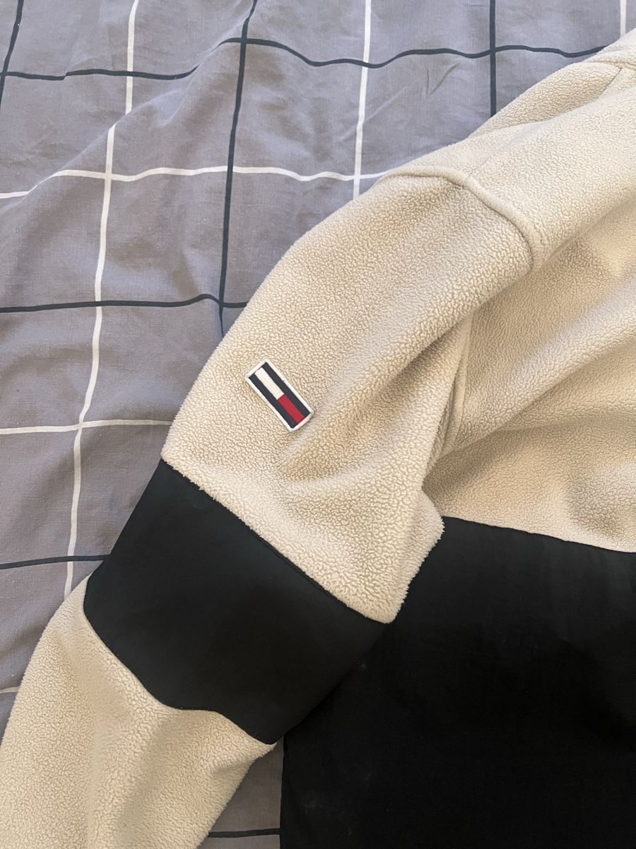 Tommy Hilfiger Jacken: Tommy hilfiger teddy jacke – Gebraucht aus Erstfeld von sve_8nsr 7