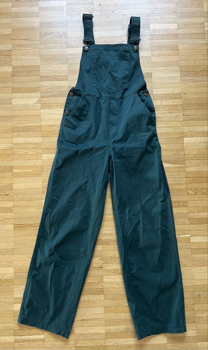 Twothirds Hosen: TWOTHIRDS Latzhose dunkelgrün 36 – Gebraucht aus Nottwil von Silke94 1