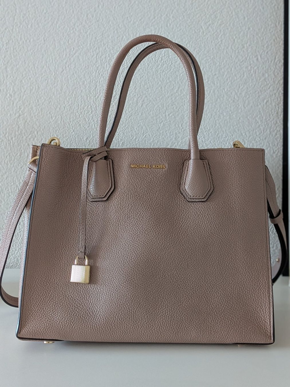 Michael Kors Borse: Michael Kors Handtasche – Nuovo (secondo la descrizione) da Münsingen venduto da morf76
